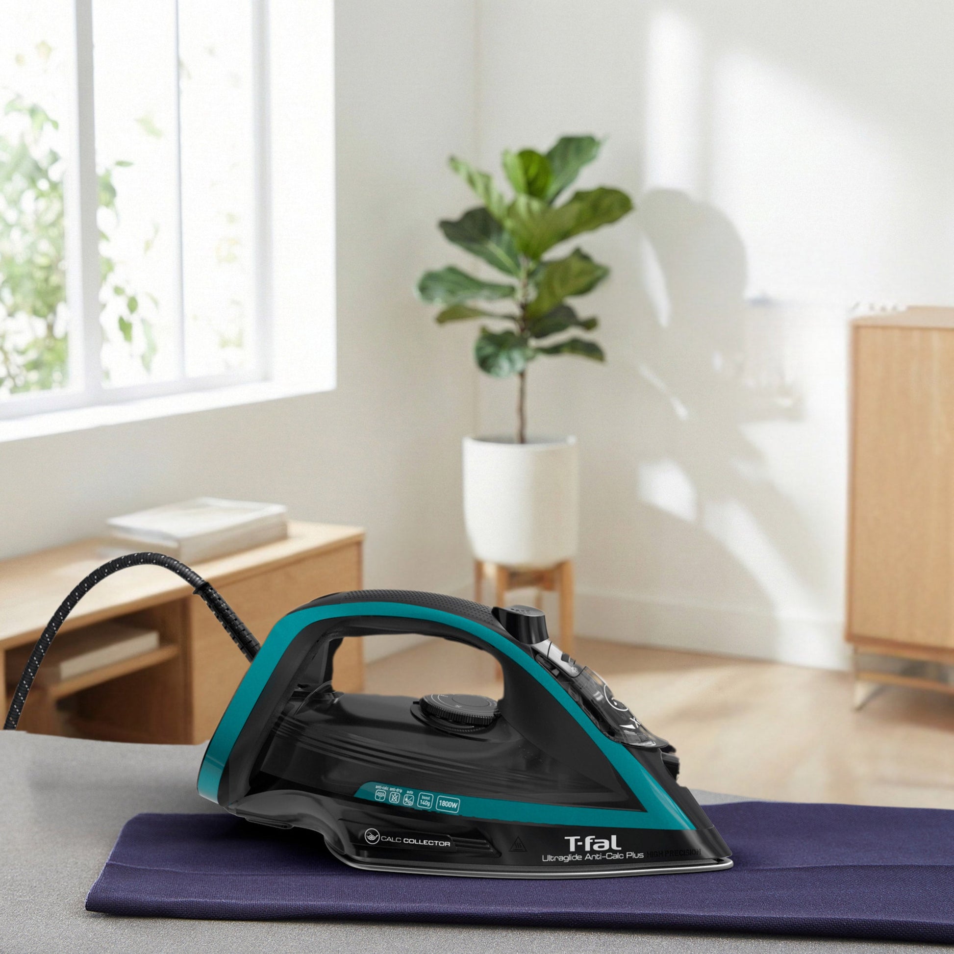 T-fal Ultraglide Plus Steam Iron FV5871Q1 1800W