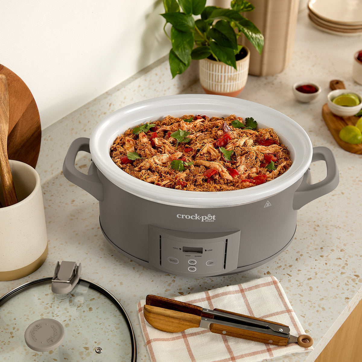 Crock-Pot Design Series 6.63 L Programmable Slow Cooker with Travel Bag