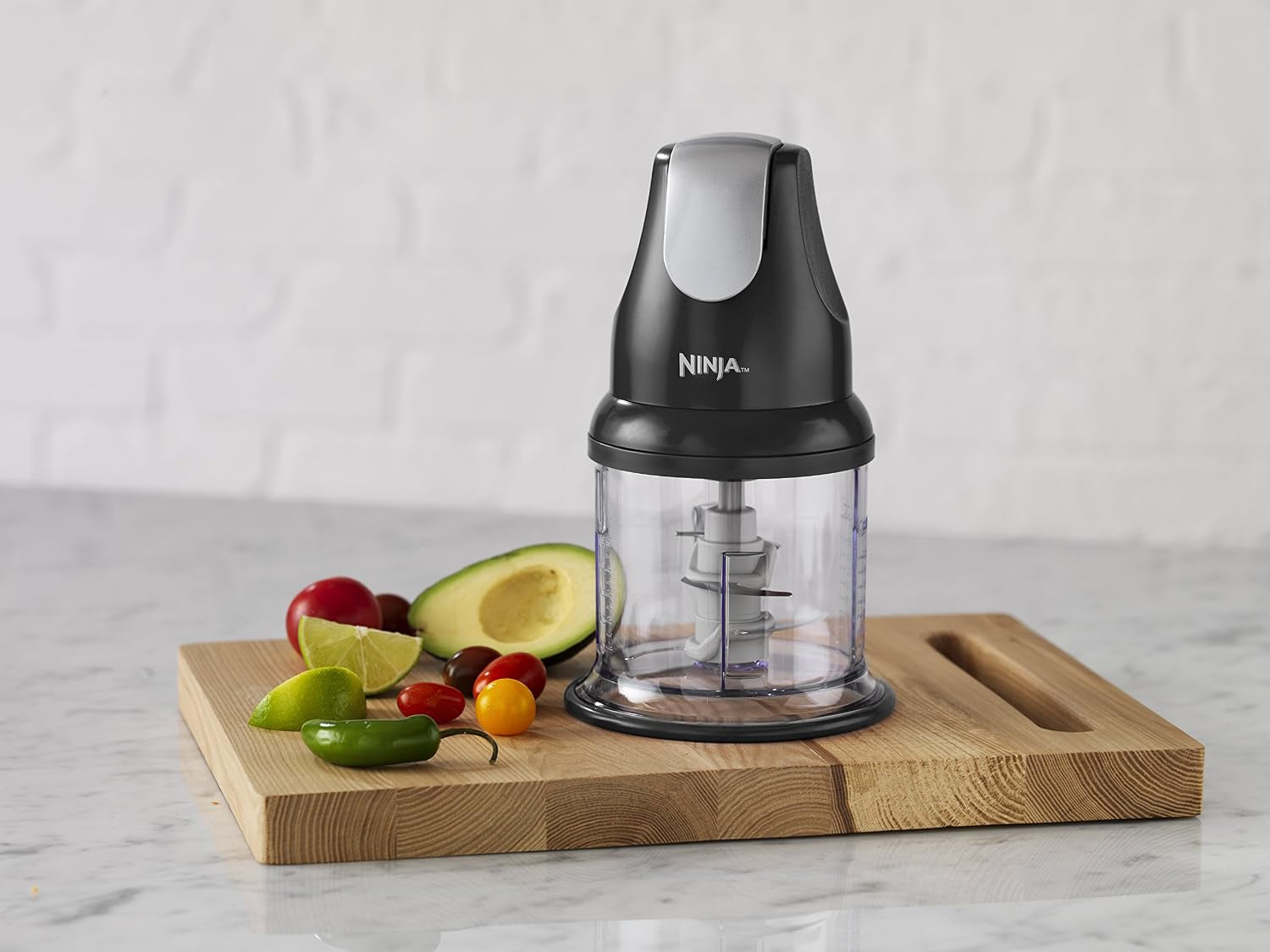 Express Chop Electric Food Chopper, 200-Watt, One-Touch Pulse, for Chopping, Mincing, and Pureeing – Bpa-Free, Dishwasher Safe, with Storage Lid, 16Oz, NJ100C (Canadian Version)