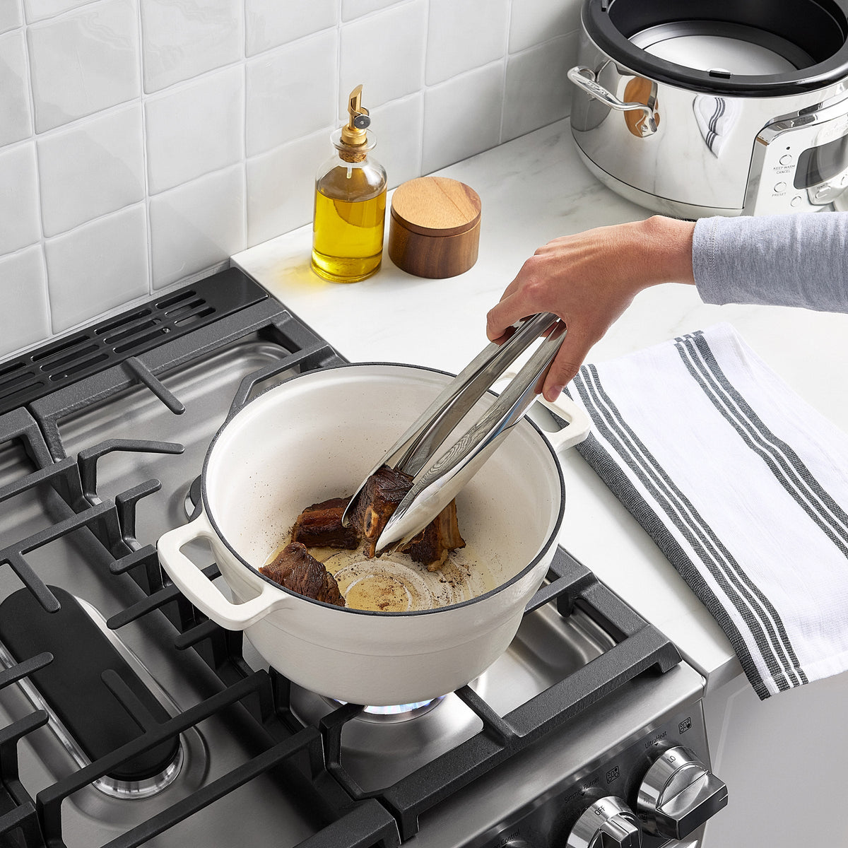 All-Clad 6-in-1 Programmable Slow Cooker with Cast Iron Pot 4.7 L